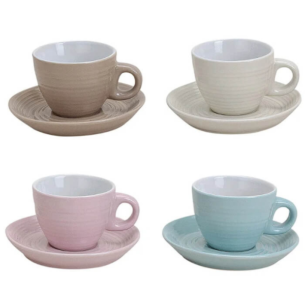 Ensemble de quatre tasses à espresso avec soucoupes en porcelaine dans des tons unis doux – beige, crème, rose et bleu clair – de 5 cm de taille, pour un espresso stylé.