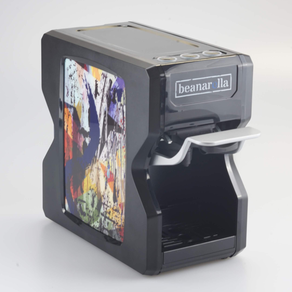 Schwarze beanarella Nori Kaffeemaschine, verziert mit einem explosiven abstrakten Kunst-Design – trendig und kunstvoll