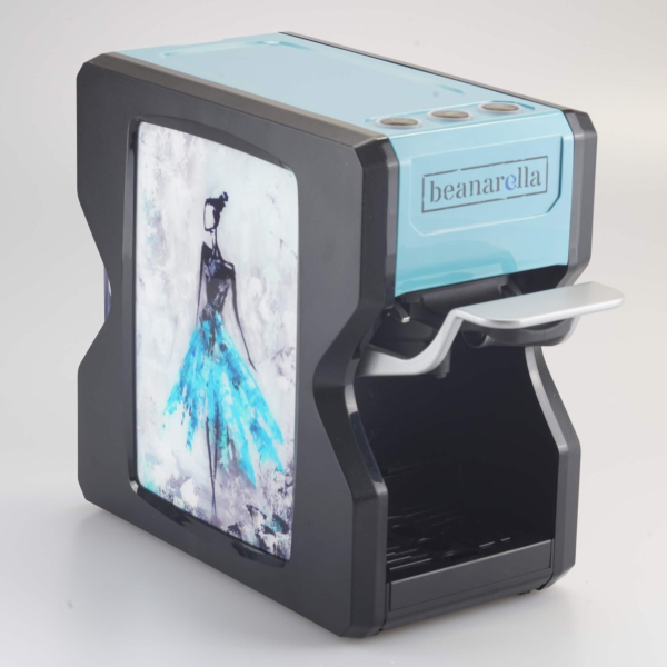 Nori blaue Kaffeemaschine mit künstlerischem Ballerina-Motiv von beanarella – perfekt für Kunstliebhaber