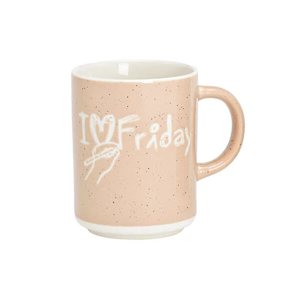 Tasse en porcelaine I Love Friday avec motif de main - 360ml - Design 1, design sombre avec inscription blanche "I ♥ Friday" et motif de main dessiné.




