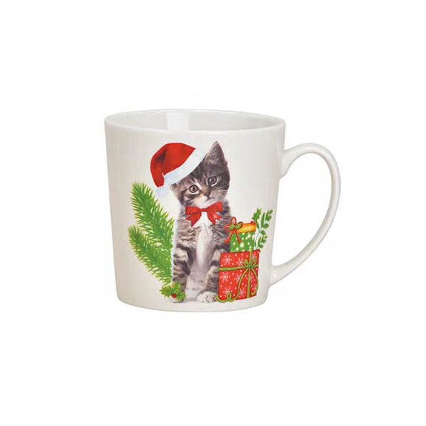Grande tasse festive – Chat & Cadeau 480ml. Tasse en porcelaine blanche avec un adorable motif de chat portant un bonnet de Noël et un nœud, entouré d'un cadeau et de branches de sapin. Idéale pour la saison des fêtes.


