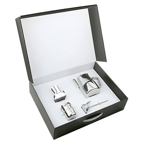 Kit Barista Motta Torino – coffret cadeau ouvert avec pichet à lait, tamper, thermomètre et saupoudreuse à cacao en acier inoxydable