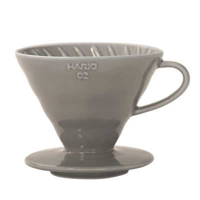Hario V60 Porzellan-Kaffeefilter 02 in elegantem Grau mit klaren Linien.