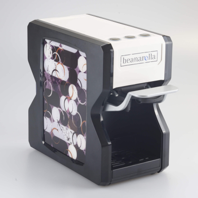 Weisse beanarella Nori Kaffeemaschine, mit Farbspritzer-Muster – modern und stilvol