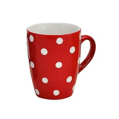 Mug en céramique rouge avec points blancs, parfait pour 250ml de café ou de thé.