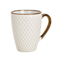 Tasse en grès élégante avec motif losange et poignée dorée, 300ml – parfaite pour votre café quotidien ou votre thé.

