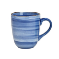 Mug en grès bleu à rayures avec une capacité de 370ml, idéal pour le café ou le thé.



