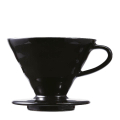 Hario Porte-filtre à café V60 Kasuya, en porcelaine noire, vue latérale, adapté pour 1-4 tasses.



