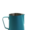 Rhino Classic Milk Pitcher 450ml Teal Blue ergonomischer Griff Detailansicht