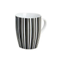 Tasse en porcelaine noir et blanc avec motif à rayures, 300ml, idéale pour le café ou le thé.

